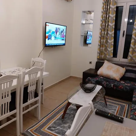 Apartment, Center *