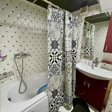 Apartment, Center Apartment *