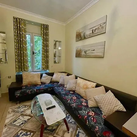 Apartment, Center *